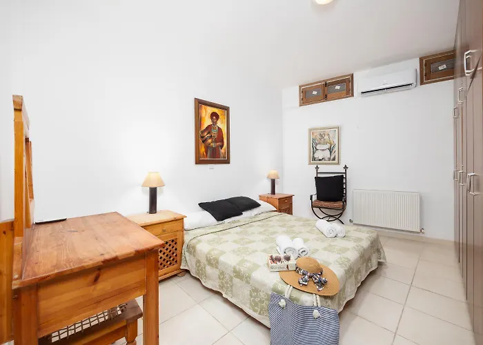 Villa Irene Palace *